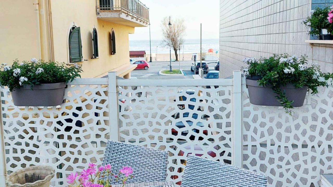 Sweet Home & Wellness Affittacamere Nettuno Exterior foto