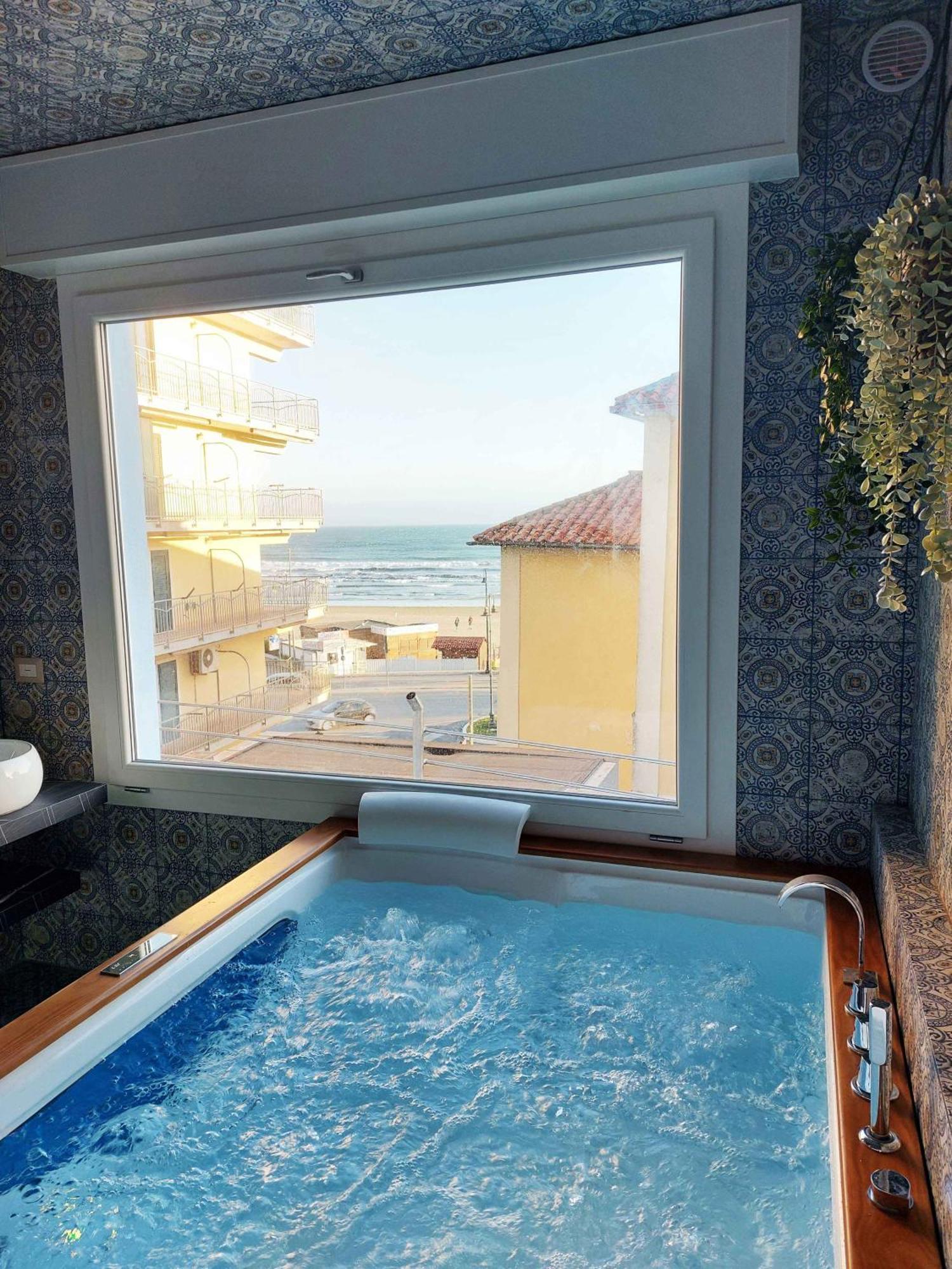Sweet Home & Wellness Affittacamere Nettuno Exterior foto