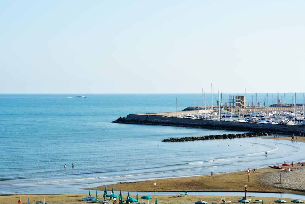 Sweet Home & Wellness Affittacamere Nettuno Exterior foto
